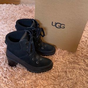 ~NEVER WORN~ UGG Redwood Boot